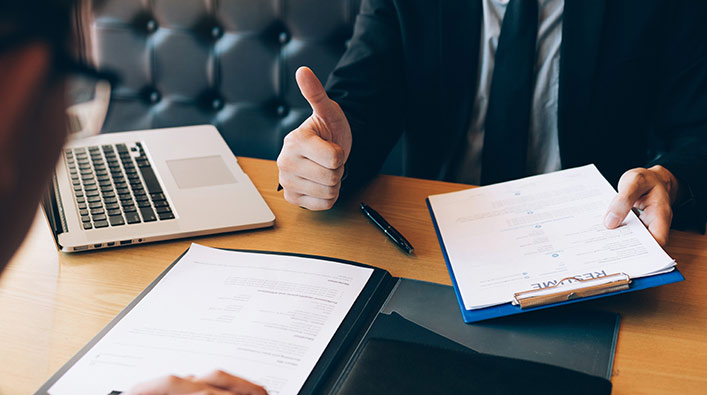 銷(xiāo)售與服務(wù)